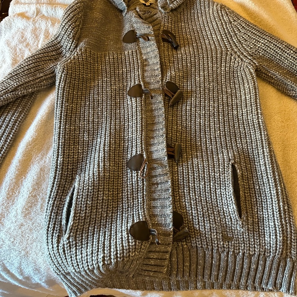 Red Bull Merchandise beautiful sweater with snaps, classic toggle buttons.